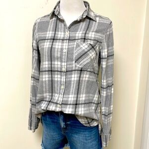 Old Navy | Gray | Plaid | Flannel | Button Down Shirt